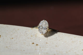 Atlas North South Solitaire, Oval Cut