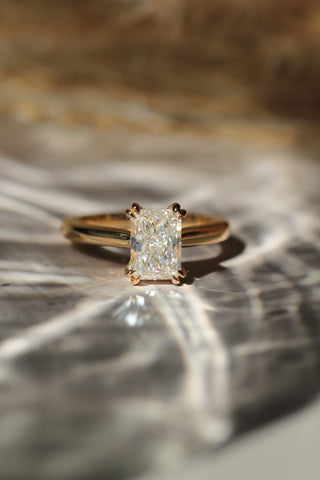 Shown with a 2.2mm band