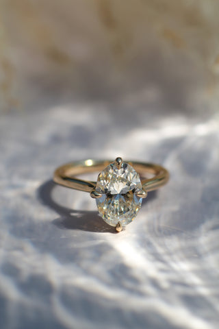 Atlas North South Solitaire, Oval Cut