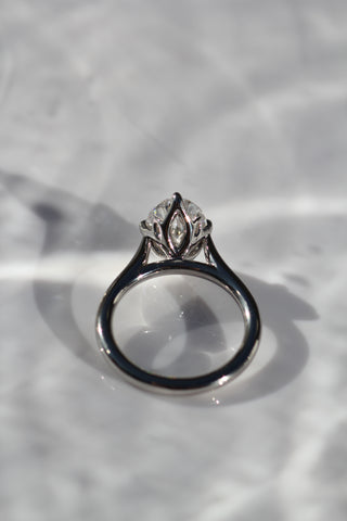 Atlas North South Solitaire, Oval Cut