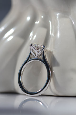 Atlas North South Solitaire, Oval Cut