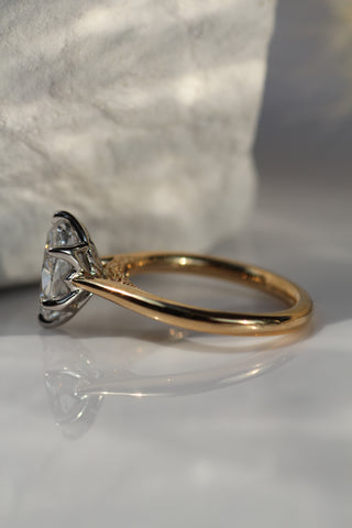Monaco Oval Solitaire
