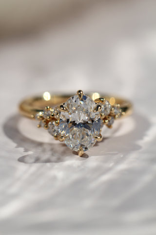 Montreal Ring, Oval Cut