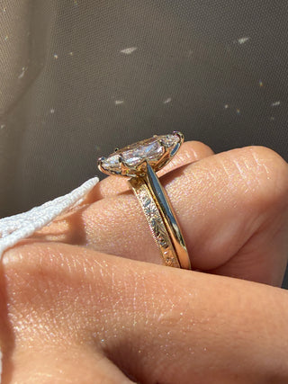 The Capri Wedding Band