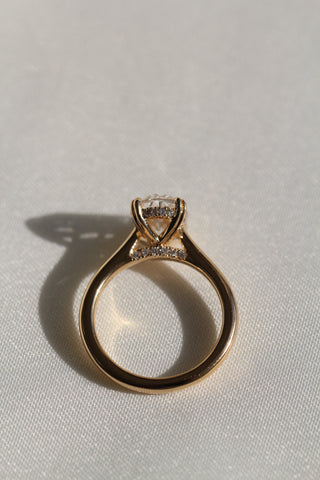 Vienna Ring, Oval Cut