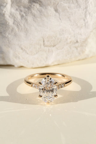 Vintage Monaco Trio Pavè, Oval Cut