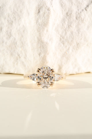 Vintage Amsterdam 3 Stone, Oval Cut