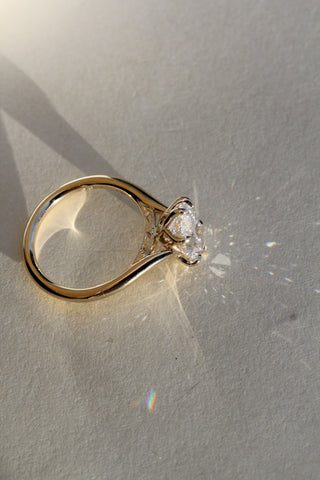 Secret Garden, Oval Cut