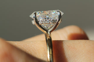 London Hidden Halo Solitaire, Oval Cut