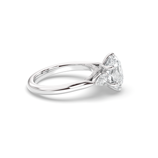 Monaco 3 Stone Oval