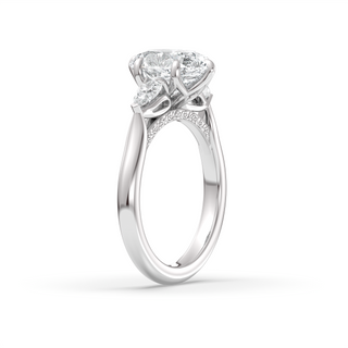 Monaco 3 Stone Oval